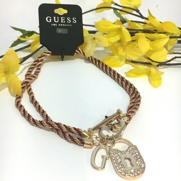 𝅺3/$29! GUESS Twisted Rope Necklace with Lock - Picture 1 of 8